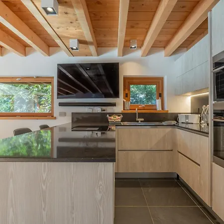 Alpesi faház Luxury Mountain Pool Sauna Cinema